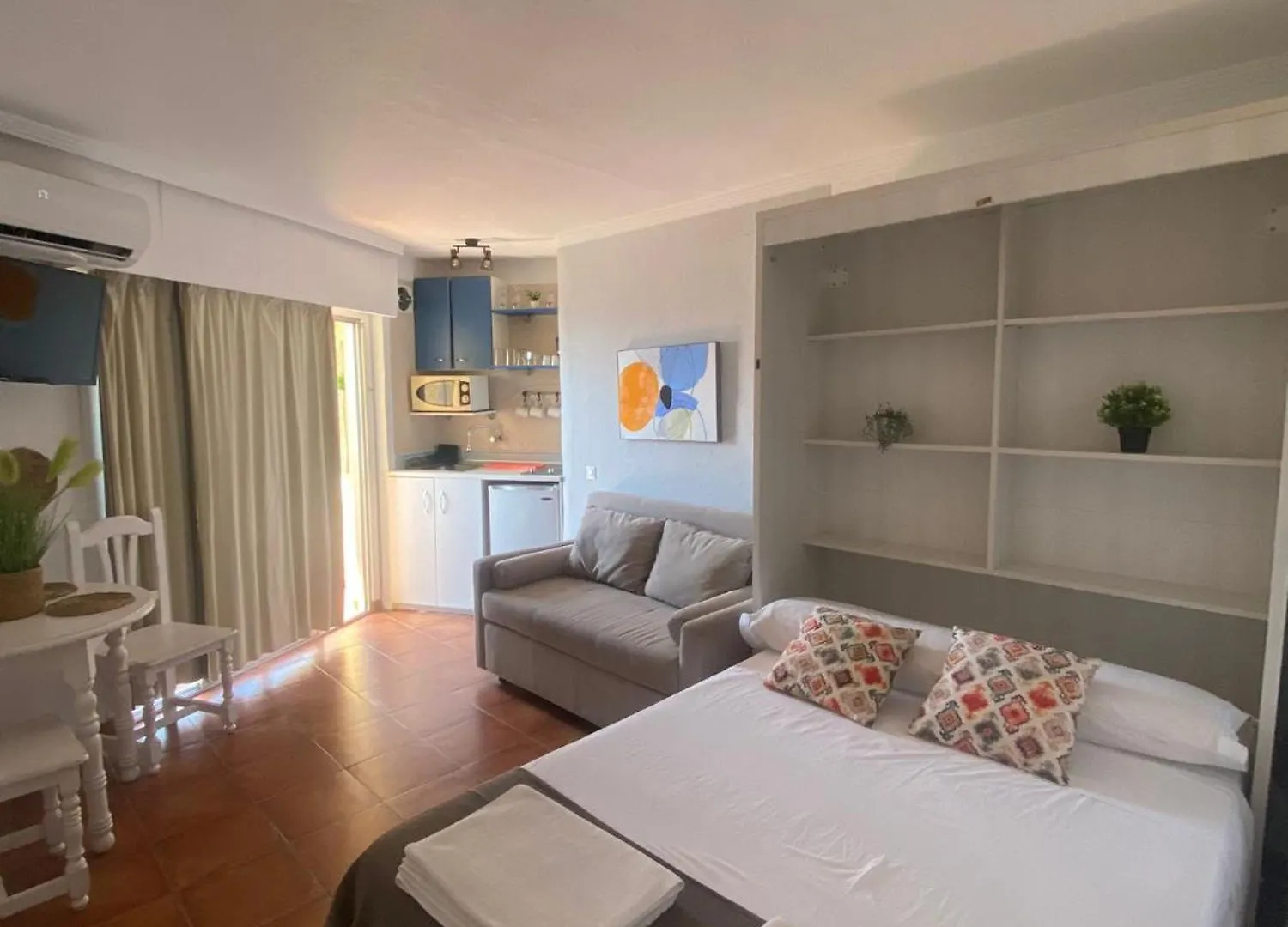 Apartamentos Benalmadena Toni Apartment